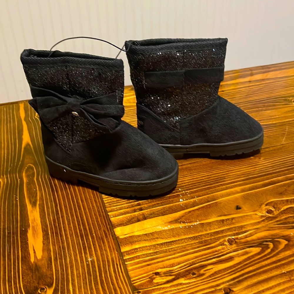 Bebe Girls boots size 8 NWT!